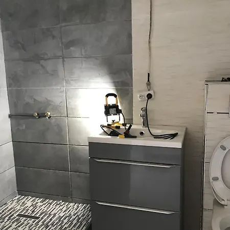 Apartment T3 + Jardin+ Parking Lattes